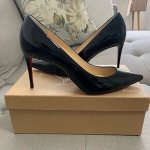 Fashion Red bottoms 👠